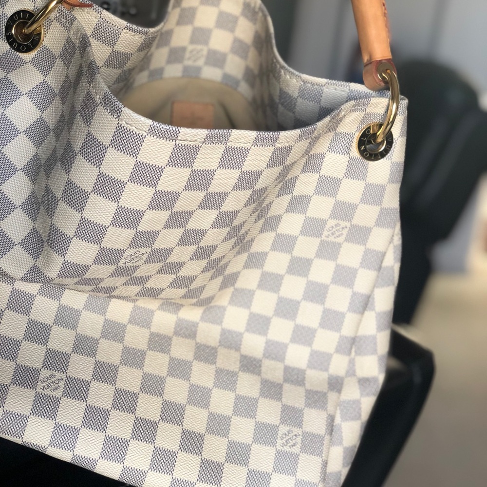 Louis Vuitton Artsy MM